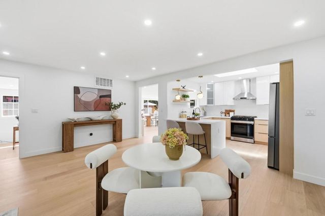 813 San Petronio Avenue, Sunnyvale, CA 94085