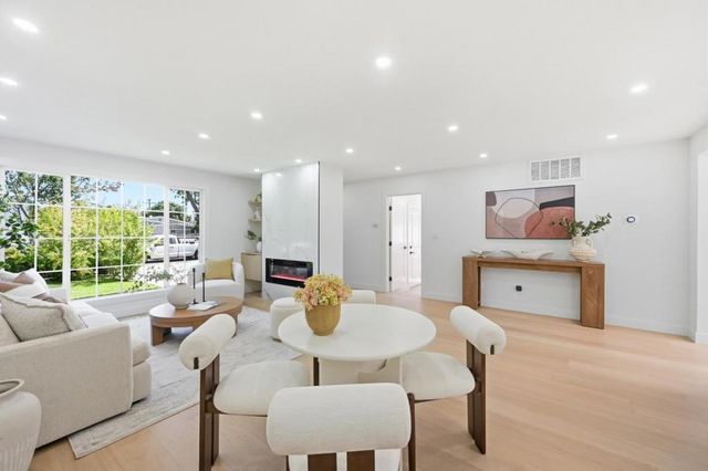 813 San Petronio Avenue, Sunnyvale, CA 94085