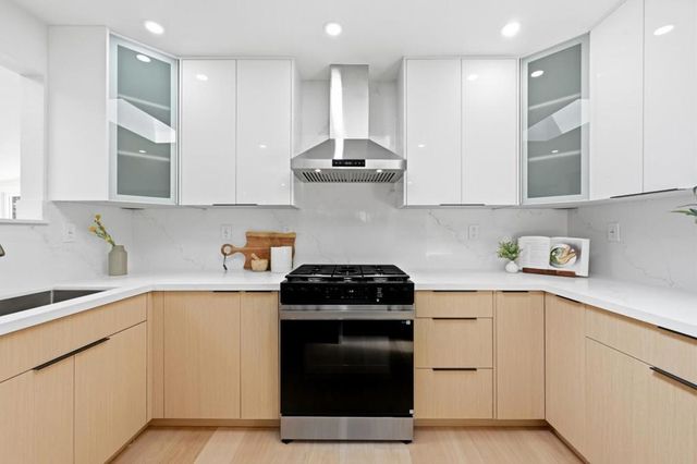 813 San Petronio Avenue, Sunnyvale, CA 94085