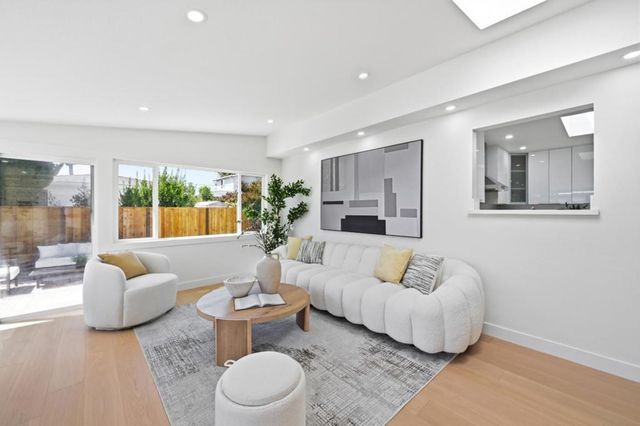 813 San Petronio Avenue, Sunnyvale, CA 94085