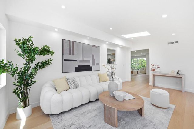 813 San Petronio Avenue, Sunnyvale, CA 94085