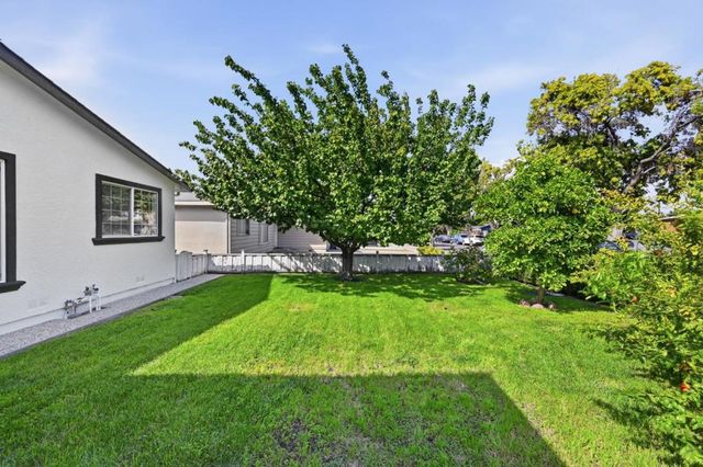 813 San Petronio Avenue, Sunnyvale, CA 94085