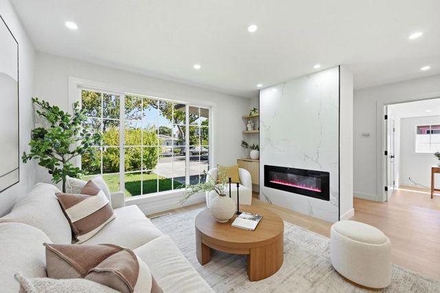 813 San Petronio Avenue, Sunnyvale, CA 94085