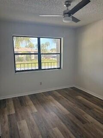 2950 SE Ocean Boulevard 128-8, Stuart, FL 34996