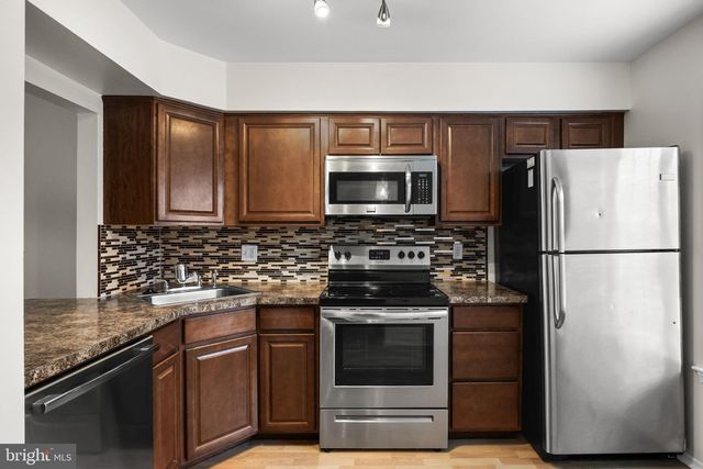 122 CAMBER LN, Mount Laurel, NJ 08054