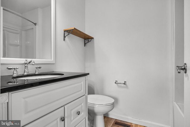 122 CAMBER LN, Mount Laurel, NJ 08054