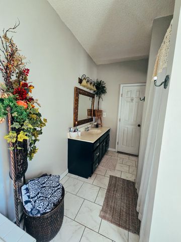 73 Chateau Lane, London, KY 40744