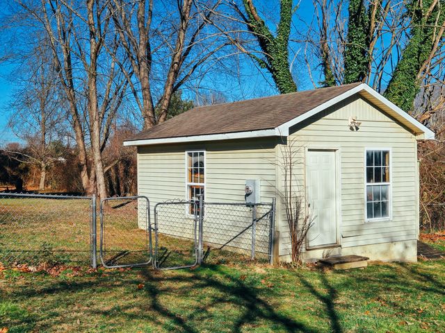 73 Chateau Lane, London, KY 40744