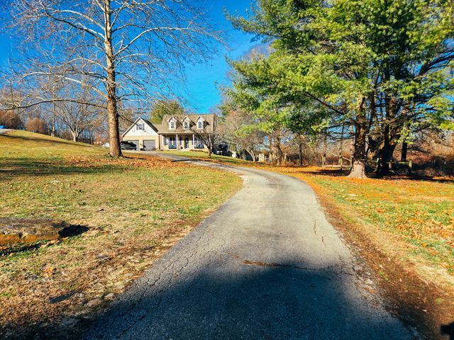 73 Chateau Lane, London, KY 40744