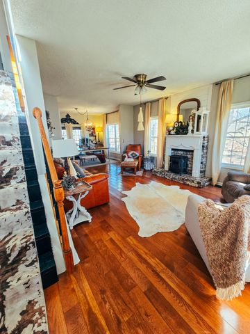 73 Chateau Lane, London, KY 40744