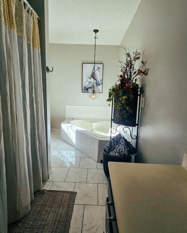 73 Chateau Lane, London, KY 40744