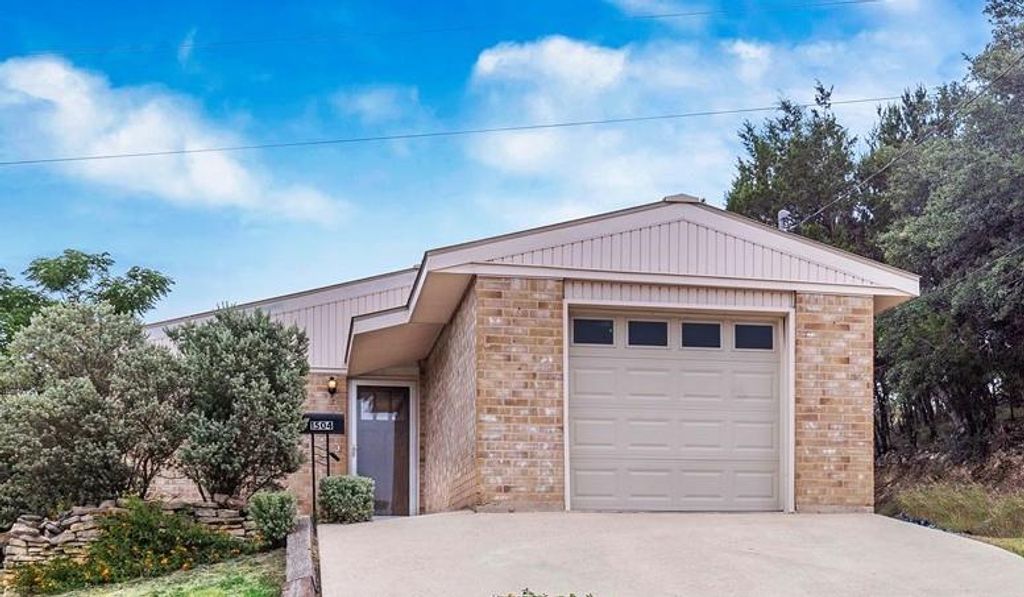 1504 Fifth St, Kerrville, TX 78028