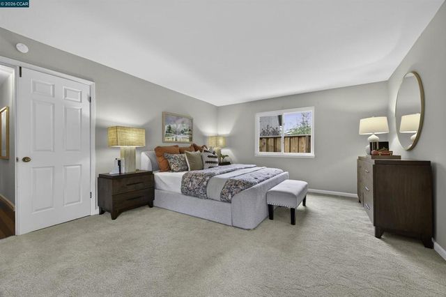 726 726 Buckingham Ct, Walnut Creek, CA 94598