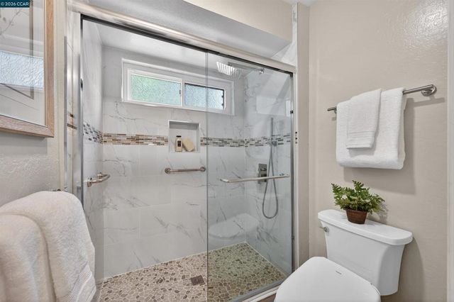 726 726 Buckingham Ct, Walnut Creek, CA 94598