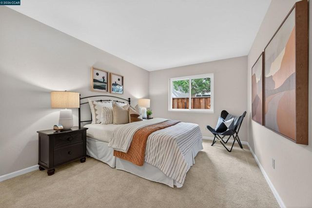 726 726 Buckingham Ct, Walnut Creek, CA 94598