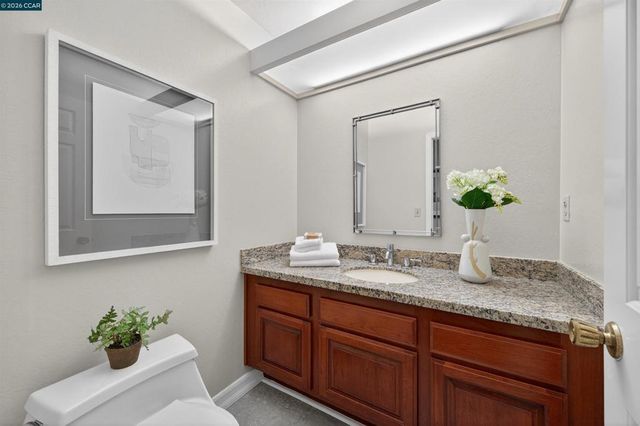 726 726 Buckingham Ct, Walnut Creek, CA 94598