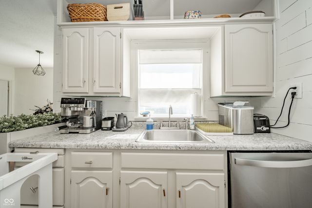 922 Alhambra Drive, Anderson, IN 46012