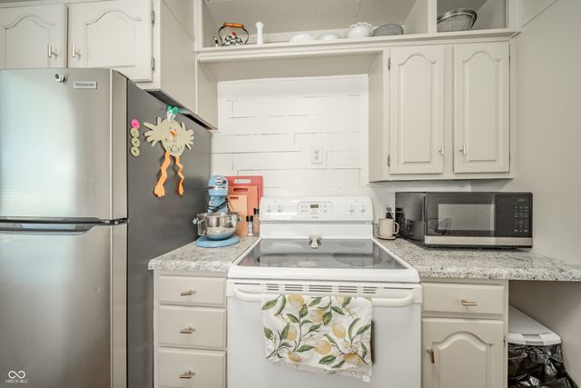 922 Alhambra Drive, Anderson, IN 46012