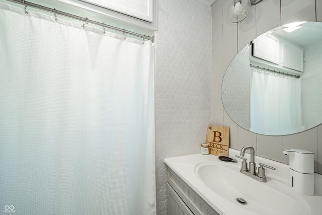 922 Alhambra Drive, Anderson, IN 46012
