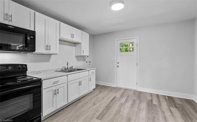 621 Spring Garden Circle, High Point, NC 27260