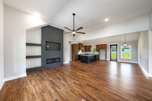 4398 Woodrow Wilson Rd, Springfield, TN 37172