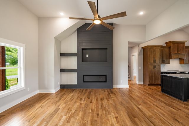4398 Woodrow Wilson Rd, Springfield, TN 37172