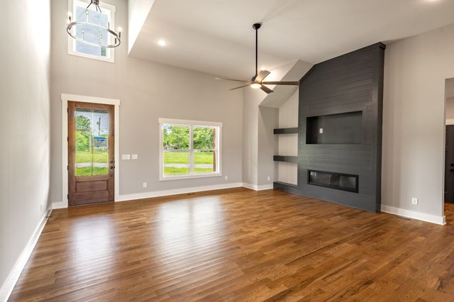 4398 Woodrow Wilson Rd, Springfield, TN 37172