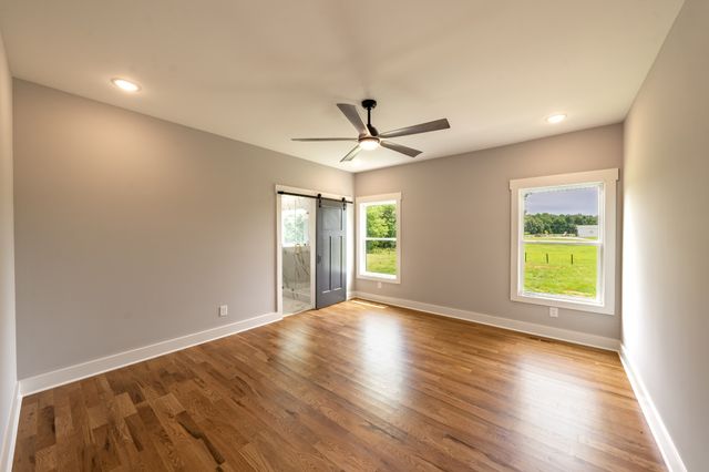 4398 Woodrow Wilson Rd, Springfield, TN 37172