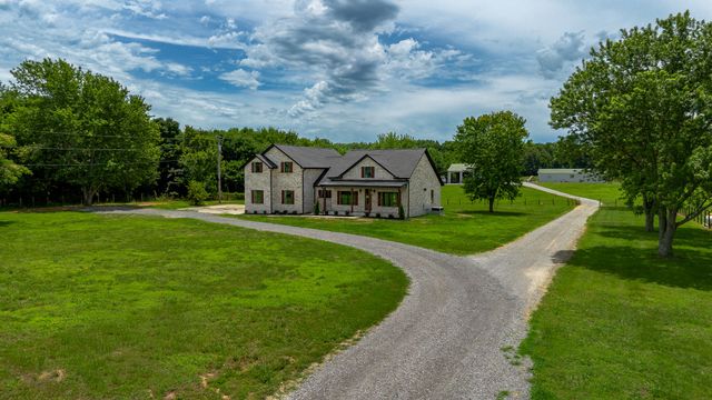 4398 Woodrow Wilson Rd, Springfield, TN 37172