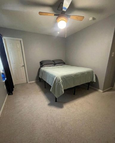 931 N Sky Drive, Houston, TX 77073