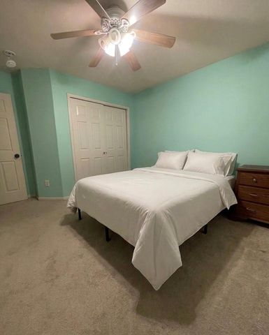 931 N Sky Drive, Houston, TX 77073