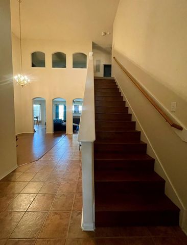 931 N Sky Drive, Houston, TX 77073