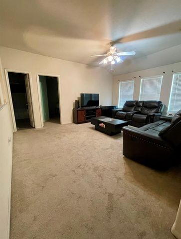 931 N Sky Drive, Houston, TX 77073