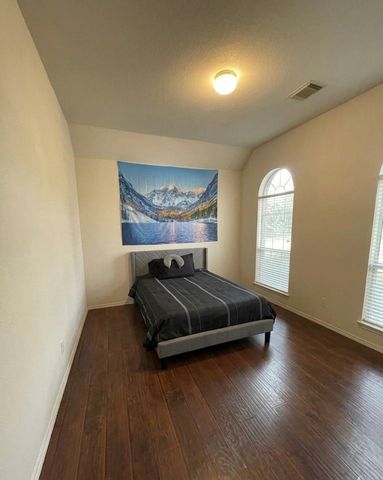 931 N Sky Drive, Houston, TX 77073