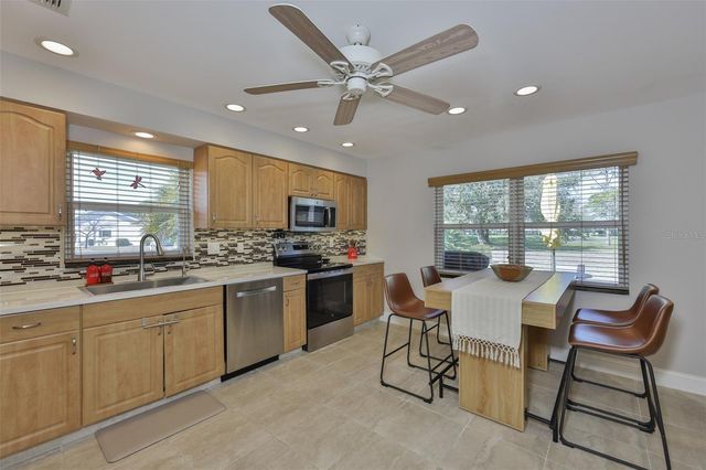 315 LINGER LANE, Sun City Center, FL 33573