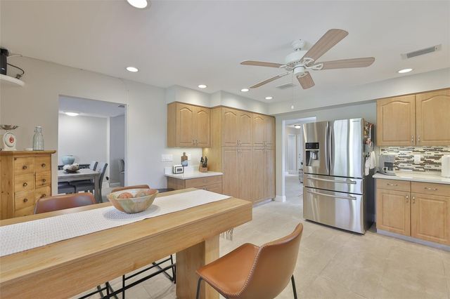 315 LINGER LANE, Sun City Center, FL 33573