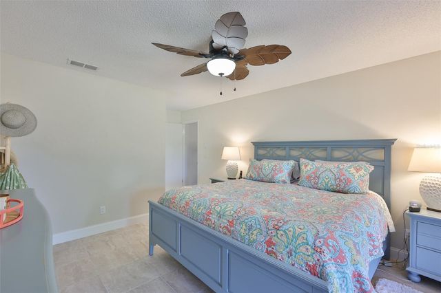 315 LINGER LANE, Sun City Center, FL 33573