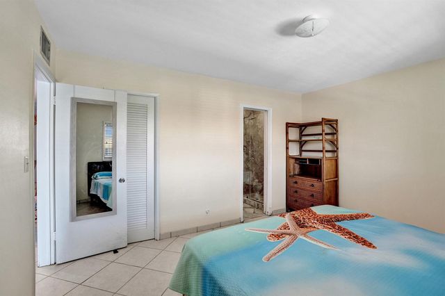 930 SE 9th Avenue 11, Pompano Beach, FL 33060