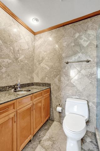 930 SE 9th Avenue 11, Pompano Beach, FL 33060