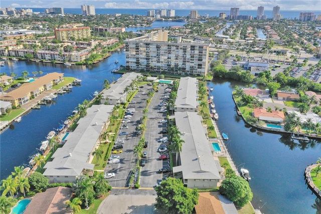 930 SE 9th Avenue 11, Pompano Beach, FL 33060