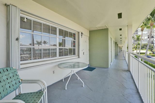930 SE 9th Avenue 11, Pompano Beach, FL 33060