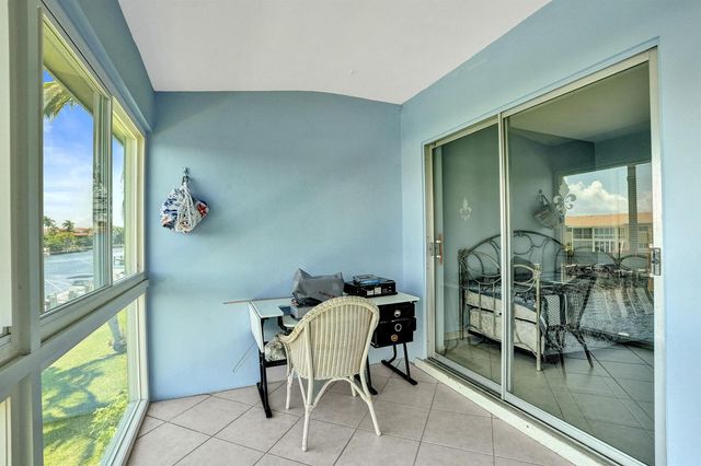 930 SE 9th Avenue 11, Pompano Beach, FL 33060