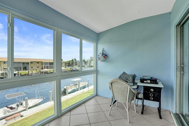 930 SE 9th Avenue 11, Pompano Beach, FL 33060
