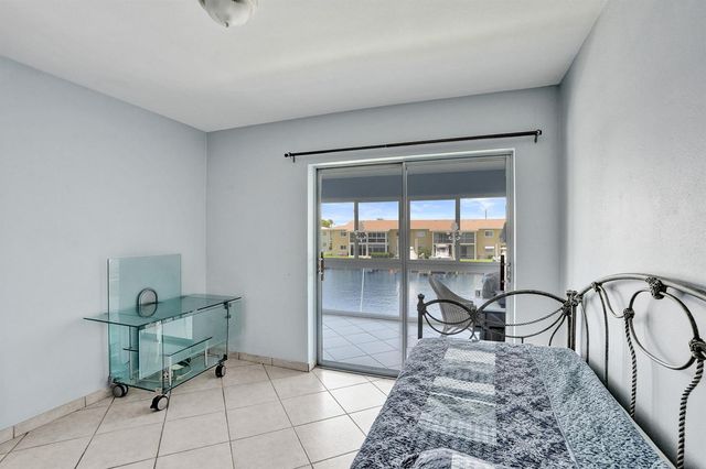 930 SE 9th Avenue 11, Pompano Beach, FL 33060