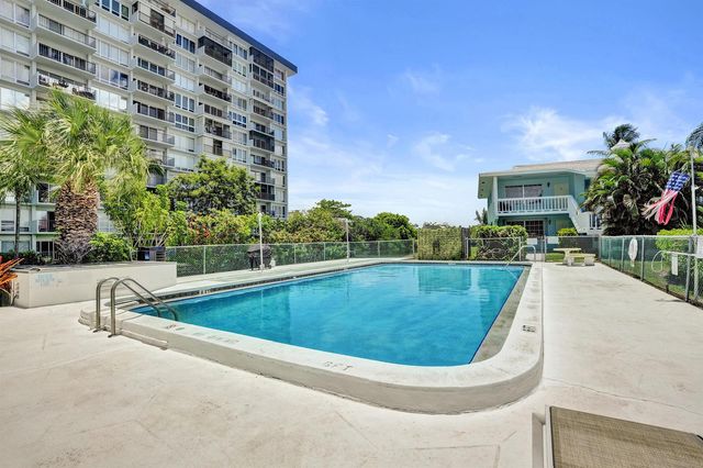 930 SE 9th Avenue 11, Pompano Beach, FL 33060