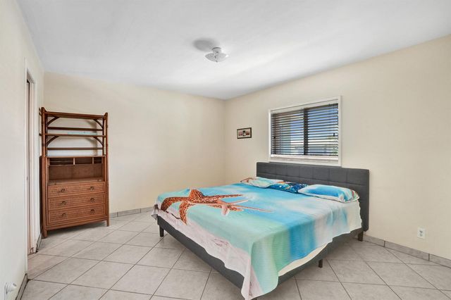 930 SE 9th Avenue 11, Pompano Beach, FL 33060
