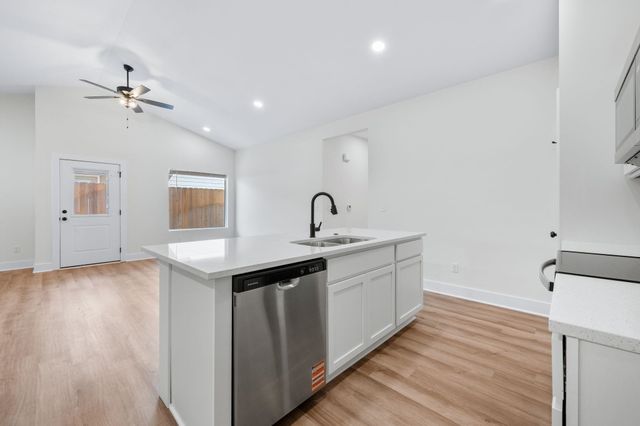 619 E Briarbrook Ln, Park City, KS 67147