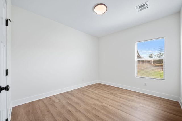 619 E Briarbrook Ln, Park City, KS 67147