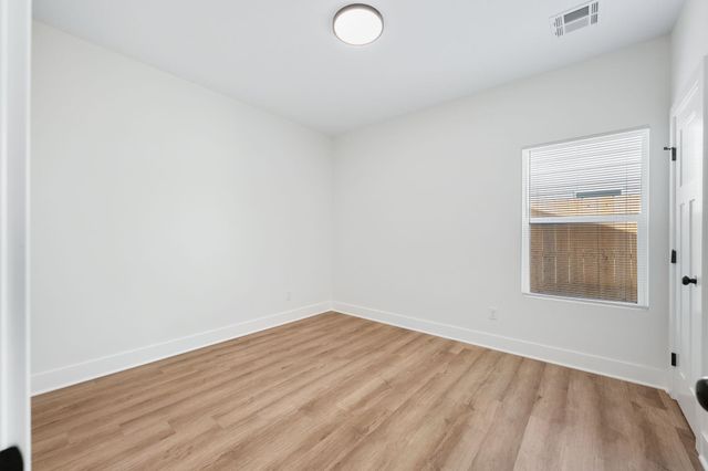 619 E Briarbrook Ln, Park City, KS 67147