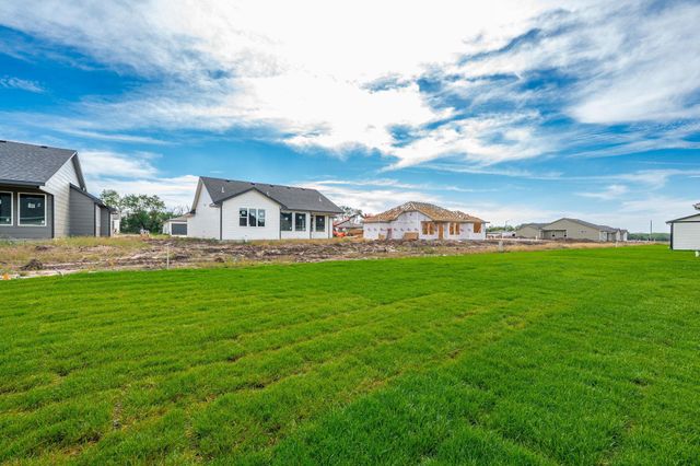 619 E Briarbrook Ln, Park City, KS 67147